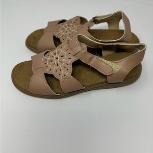 Mushroom Women’s Sandals Tan Size‎ 7.5
